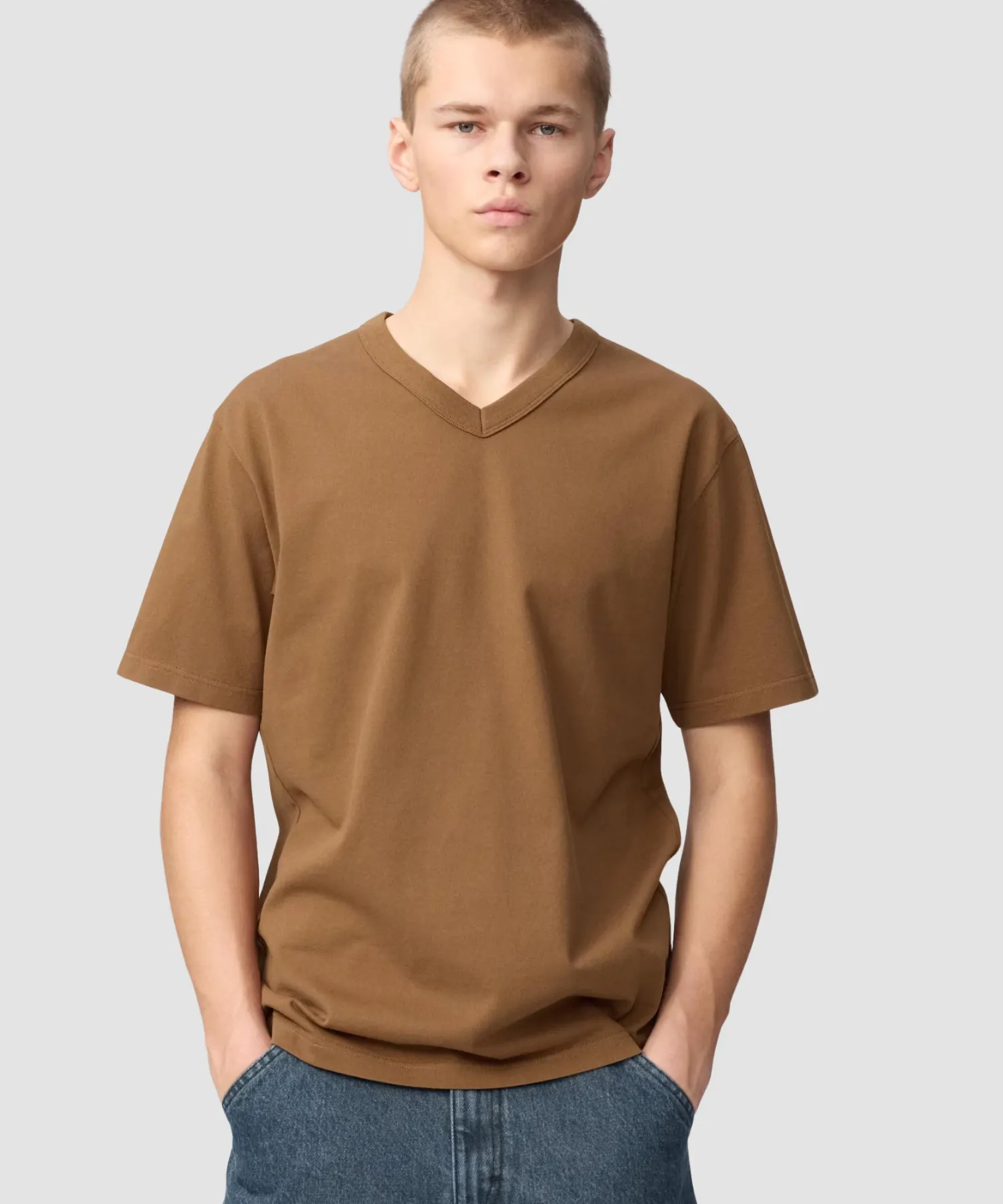Футболка з V-вирізом преміум-серії UNIQLO U