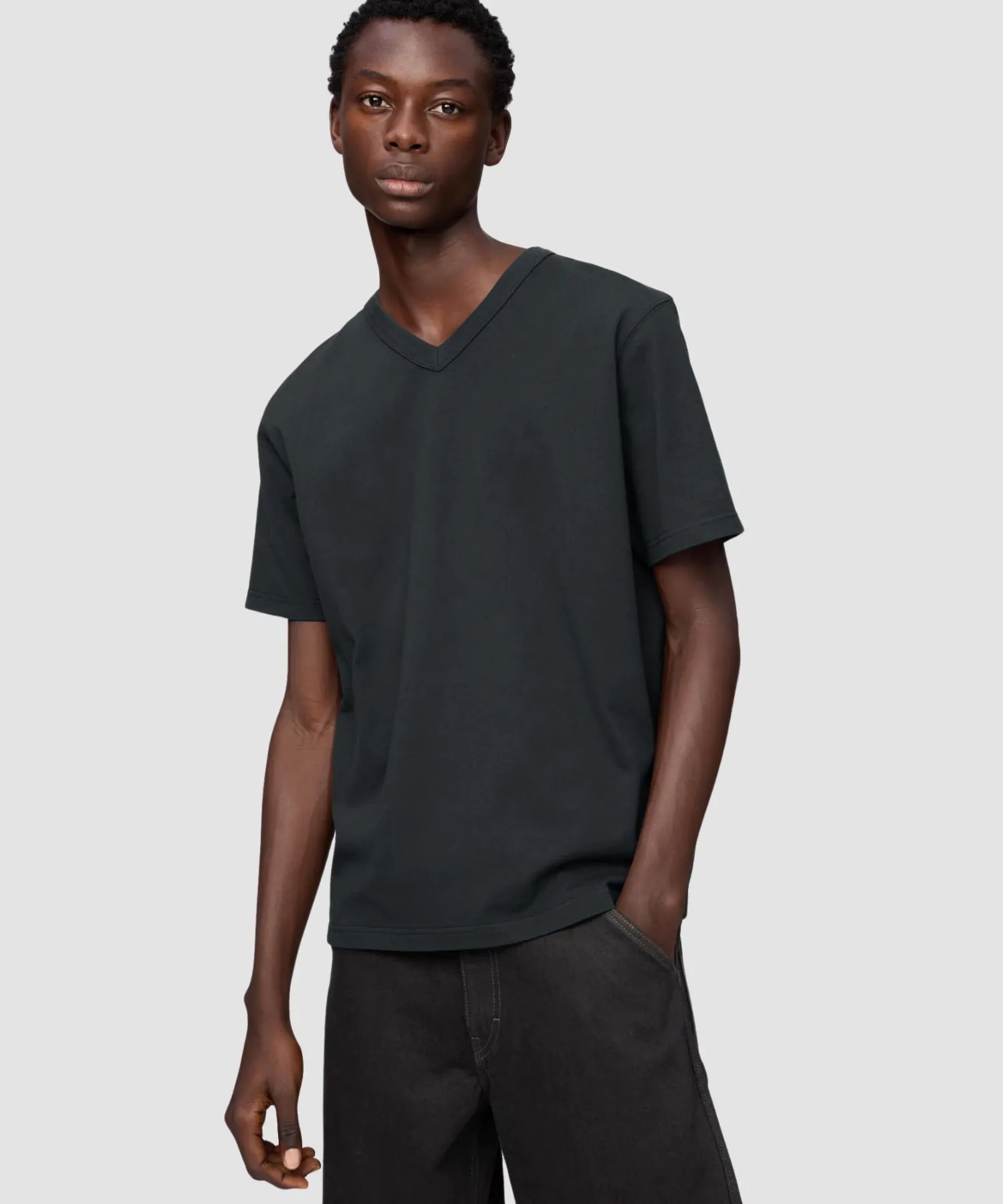 Футболка з V-вирізом преміум-серії UNIQLO U